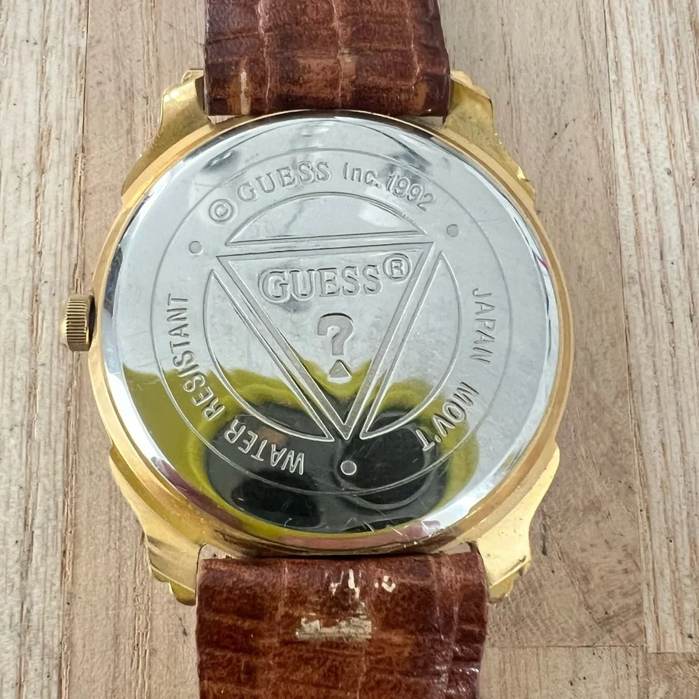 Guess retro gold tone brown leather dress watch NEW BATTERY